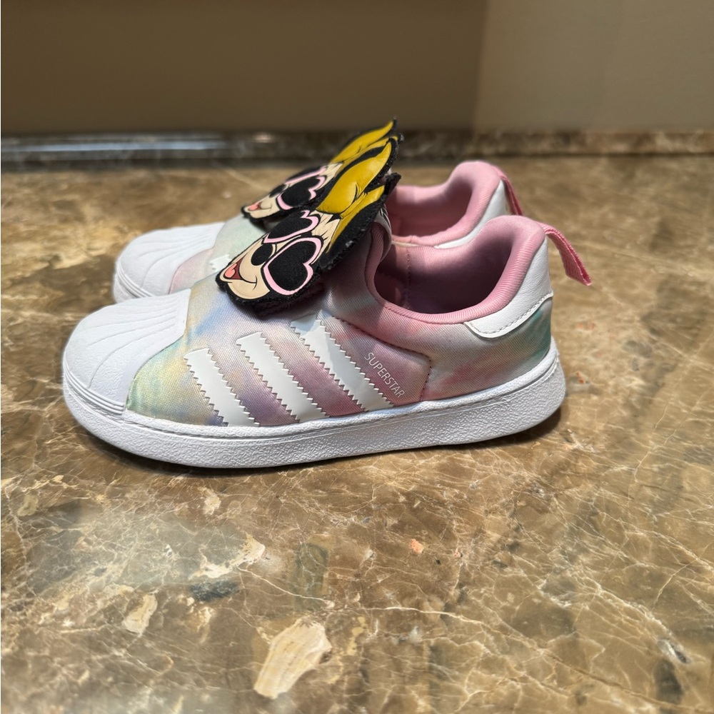 adidas Kids Sneakers with Minnie Mouse - White and Gold - Picture 2 of 7